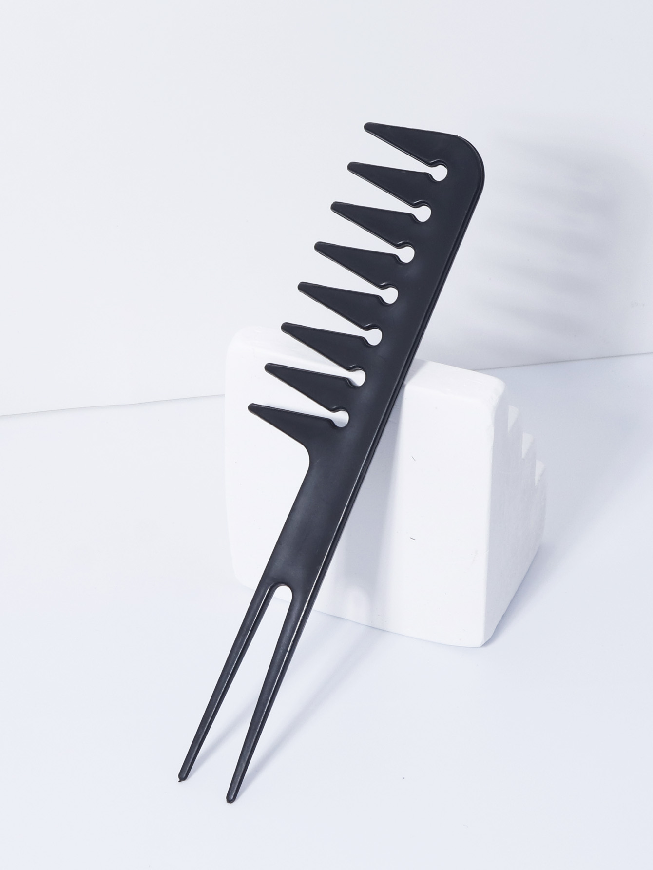 مشط ذو شوكة مزدوجة وأسنان عريض - مراجعة Detangling Wide Comb وسعره